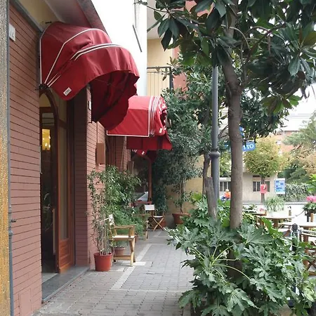 Pescetto 2* ألبينغا