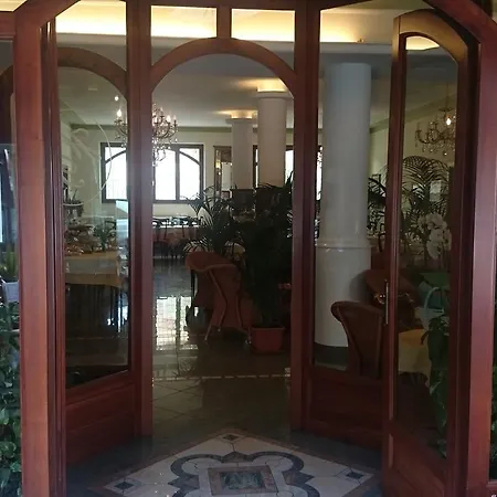 Pescetto Hotell 2*