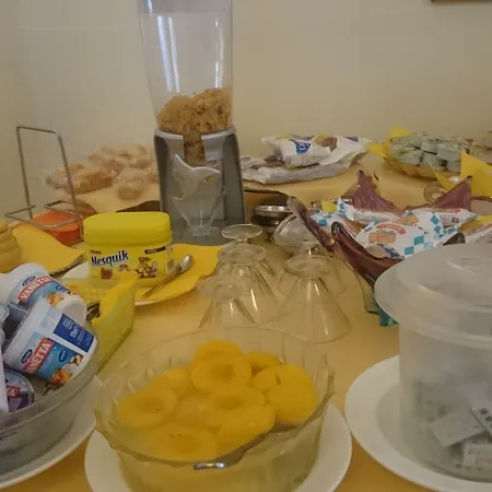 Pescetto فندق 2*