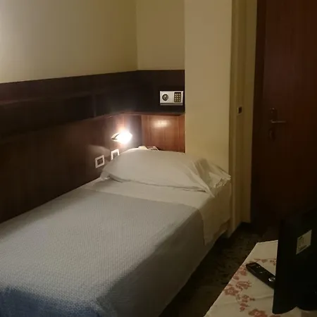 Pescetto فندق ألبينغا