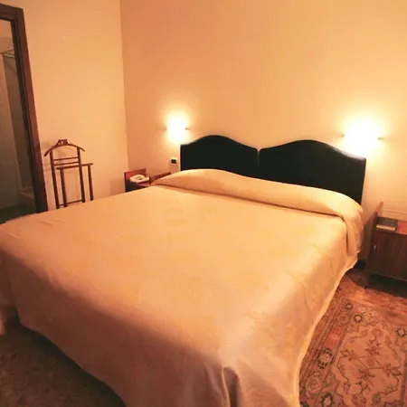 Pescetto 2* ألبينغا